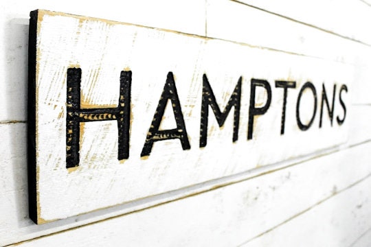 Hamptons Sign