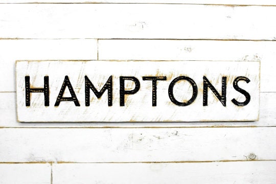 Hamptons Sign