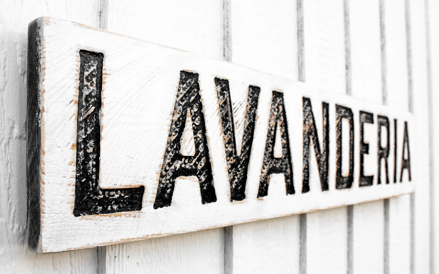 Lavanderia Sign